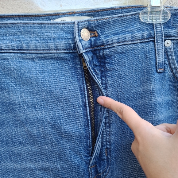 Madewell | The Perfect Vintage Jean in Enmore Wash: Raw-Hem Edition Plus Size 35 - Picture 4 of 13